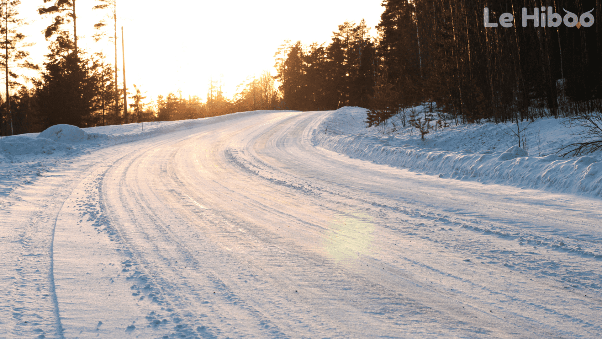Finlande rouge neige hiver Finlande rouge neige hiver